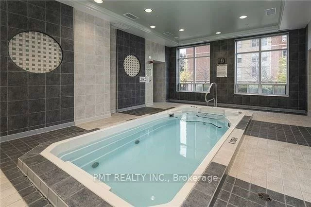 55, Strathaven, Hurontario, Mississauga