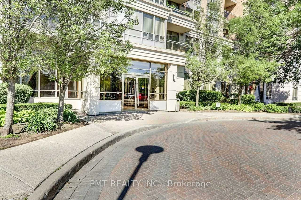 55, Strathaven, Hurontario, Mississauga