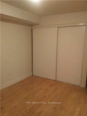 55, Strathaven, Hurontario, Mississauga