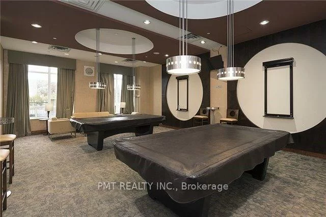 55, Strathaven, Hurontario, Mississauga