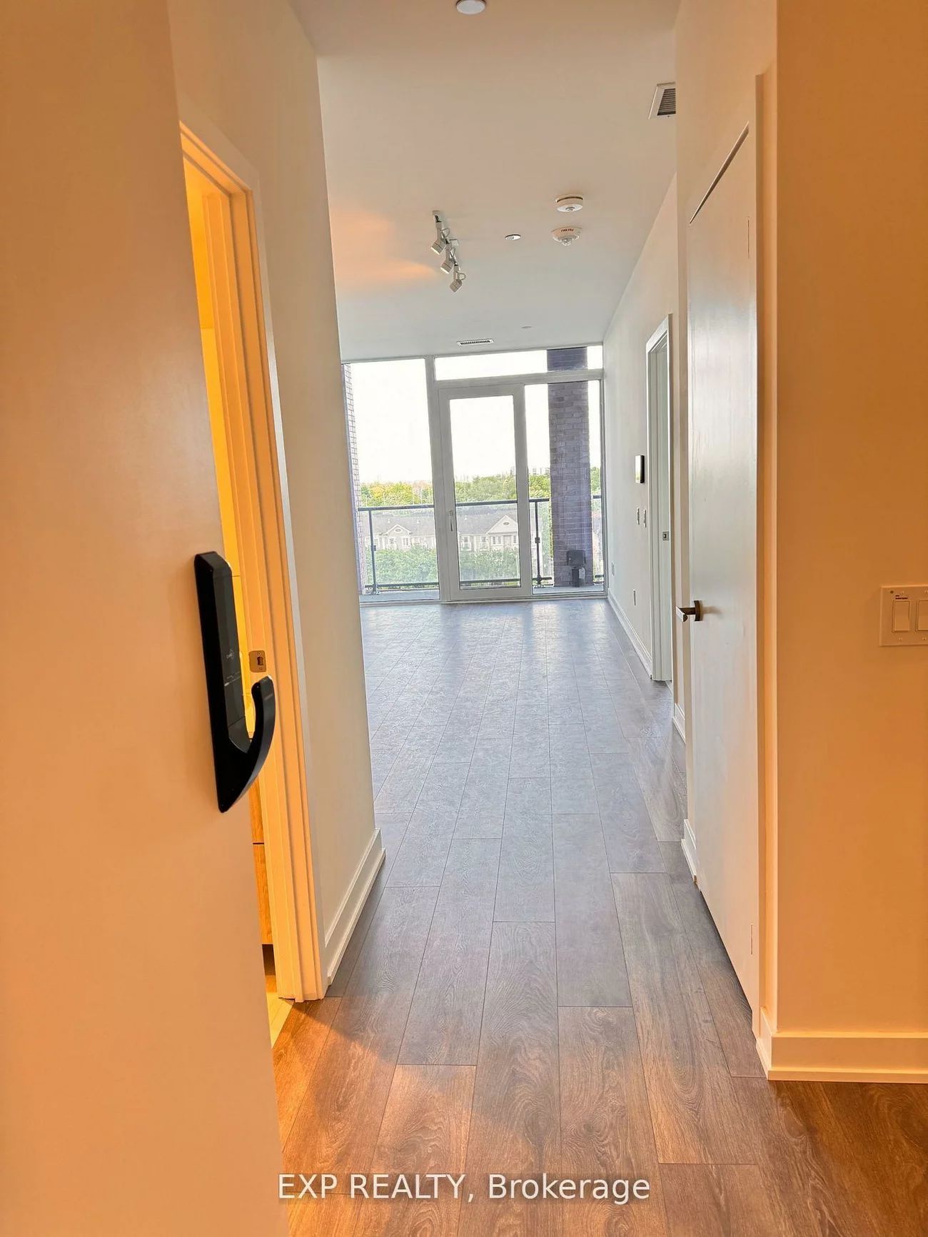 28, Ann, Port Credit, Mississauga