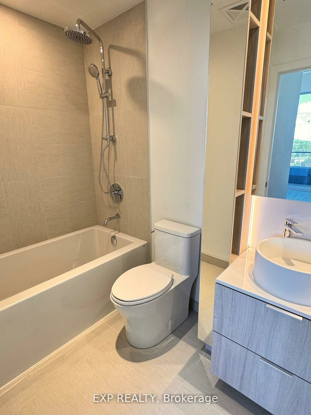 28, Ann, Port Credit, Mississauga