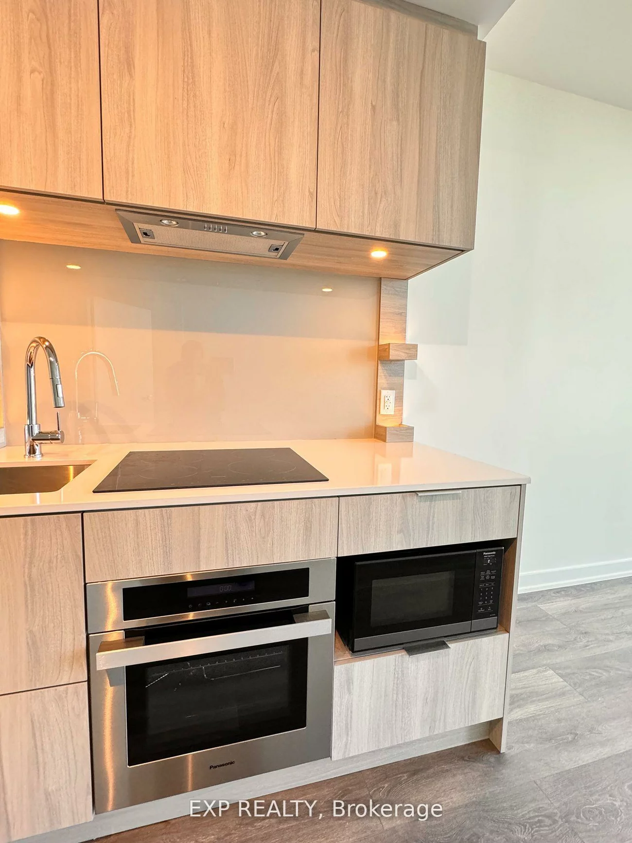 28, Ann, Port Credit, Mississauga