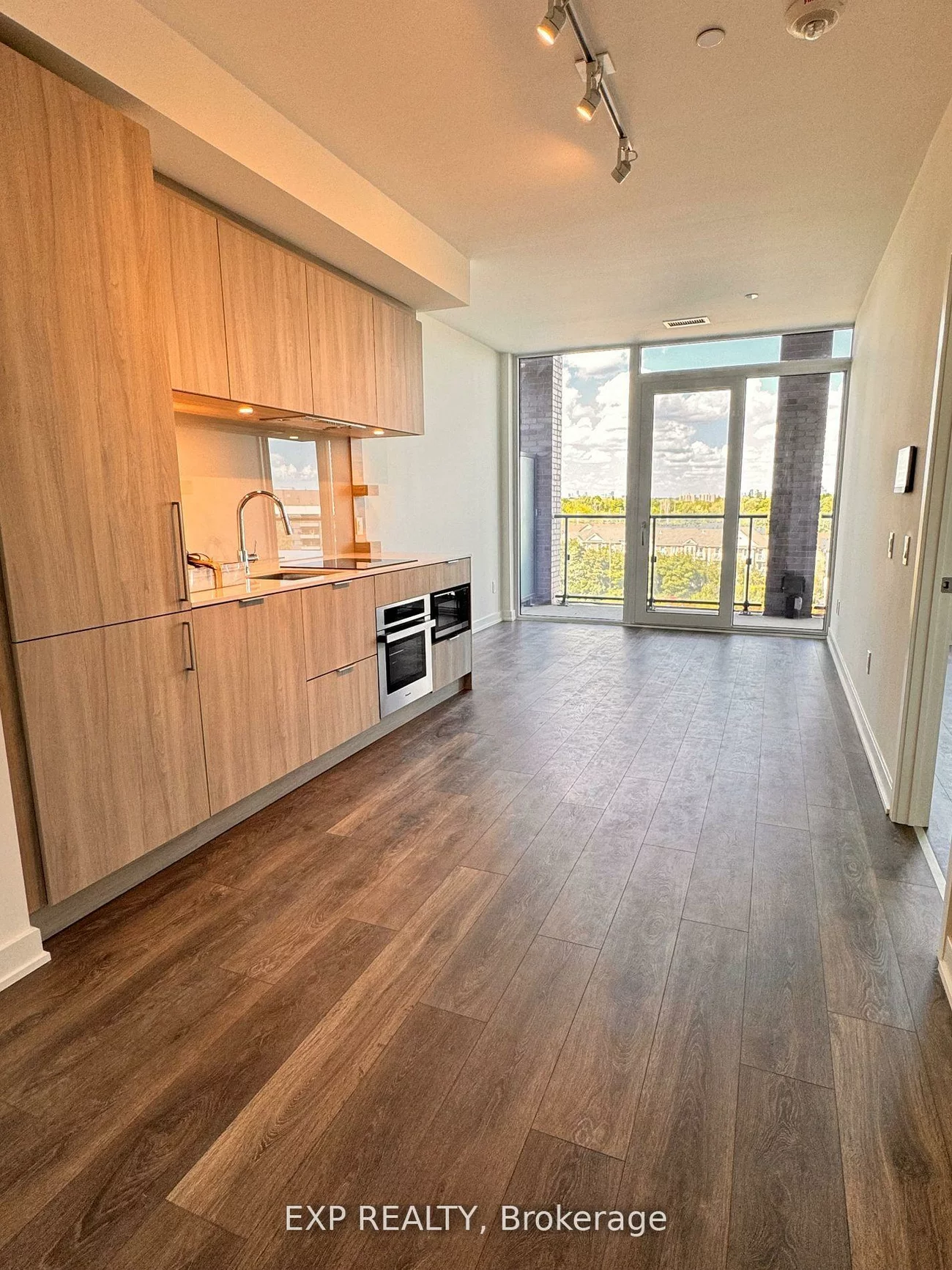 28, Ann, Port Credit, Mississauga