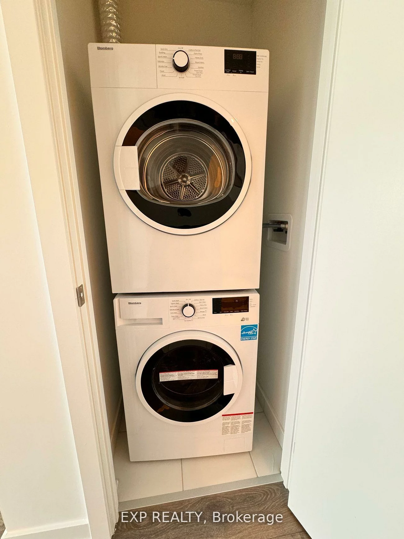 28, Ann, Port Credit, Mississauga