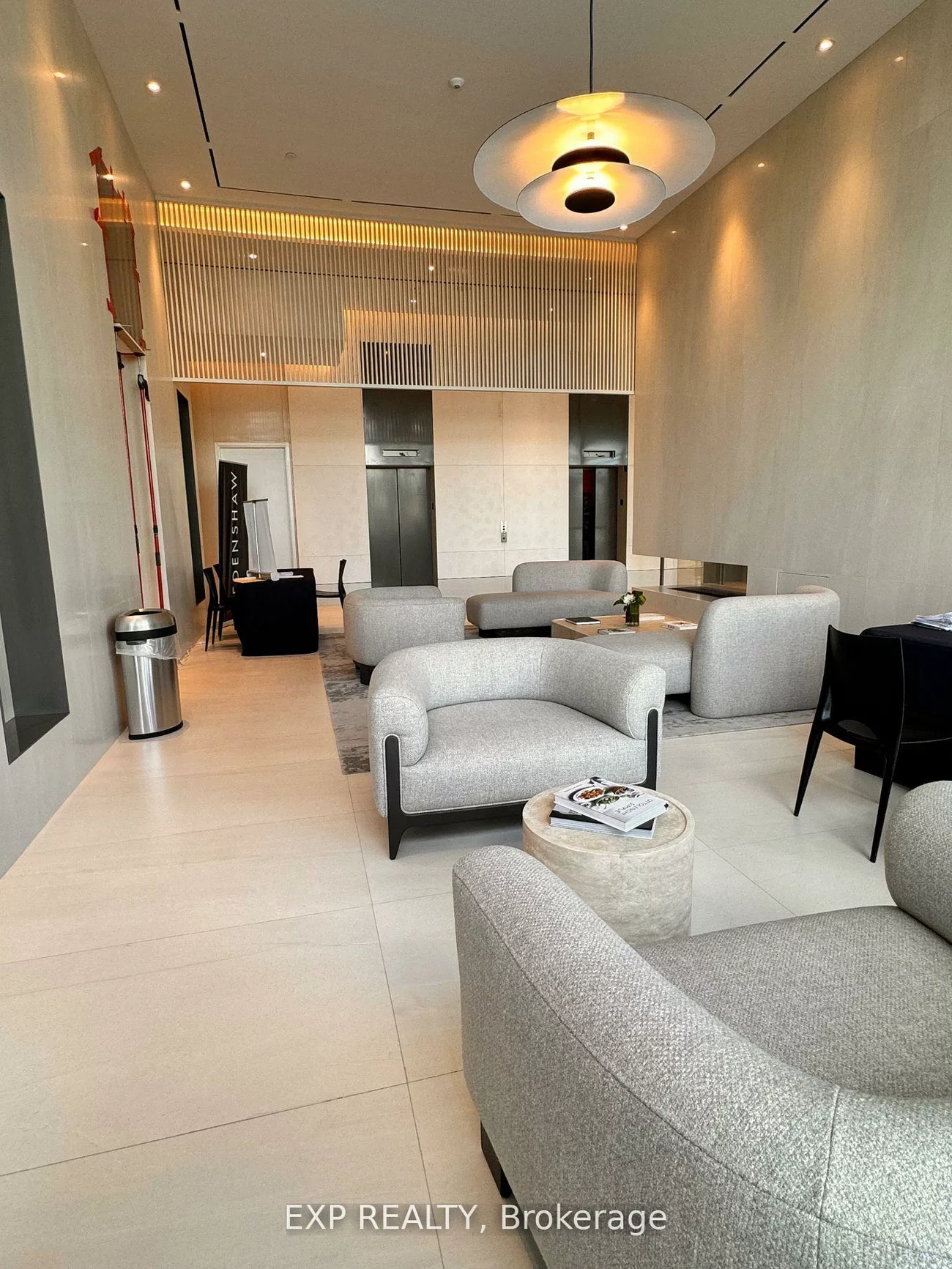 28, Ann, Port Credit, Mississauga