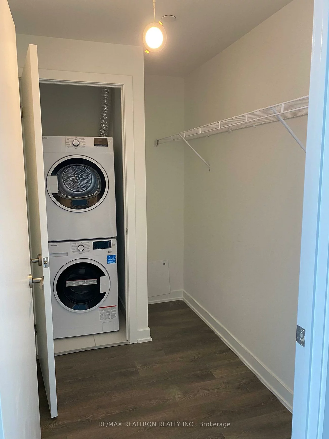 28, Ann, Port Credit, Mississauga