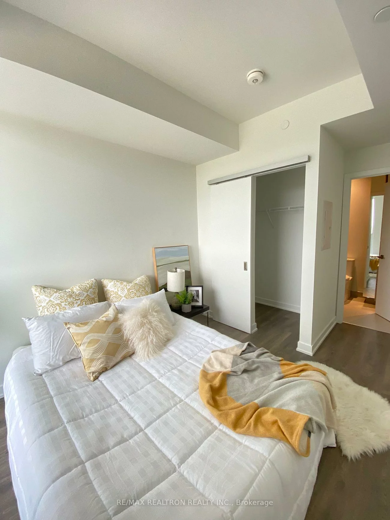 28, Ann, Port Credit, Mississauga