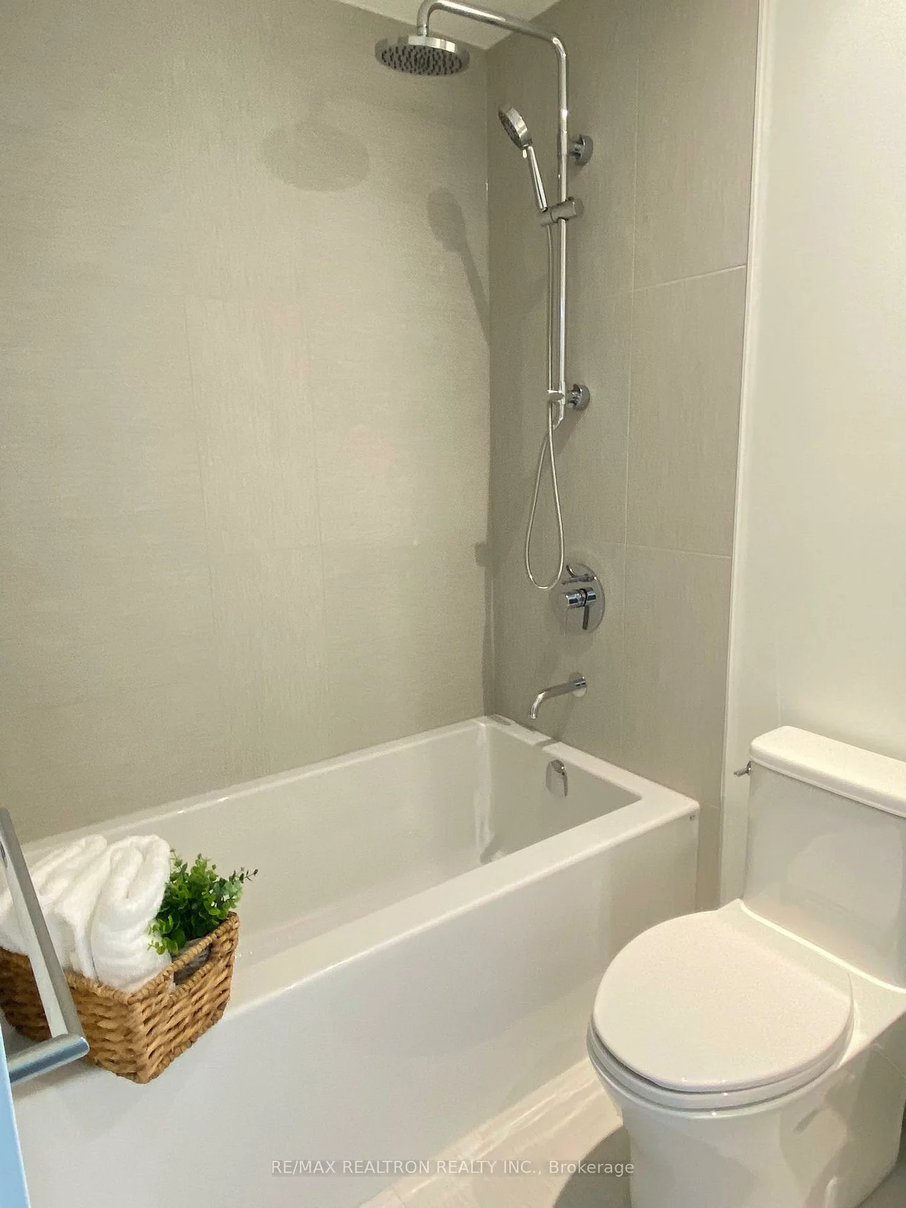 28, Ann, Port Credit, Mississauga