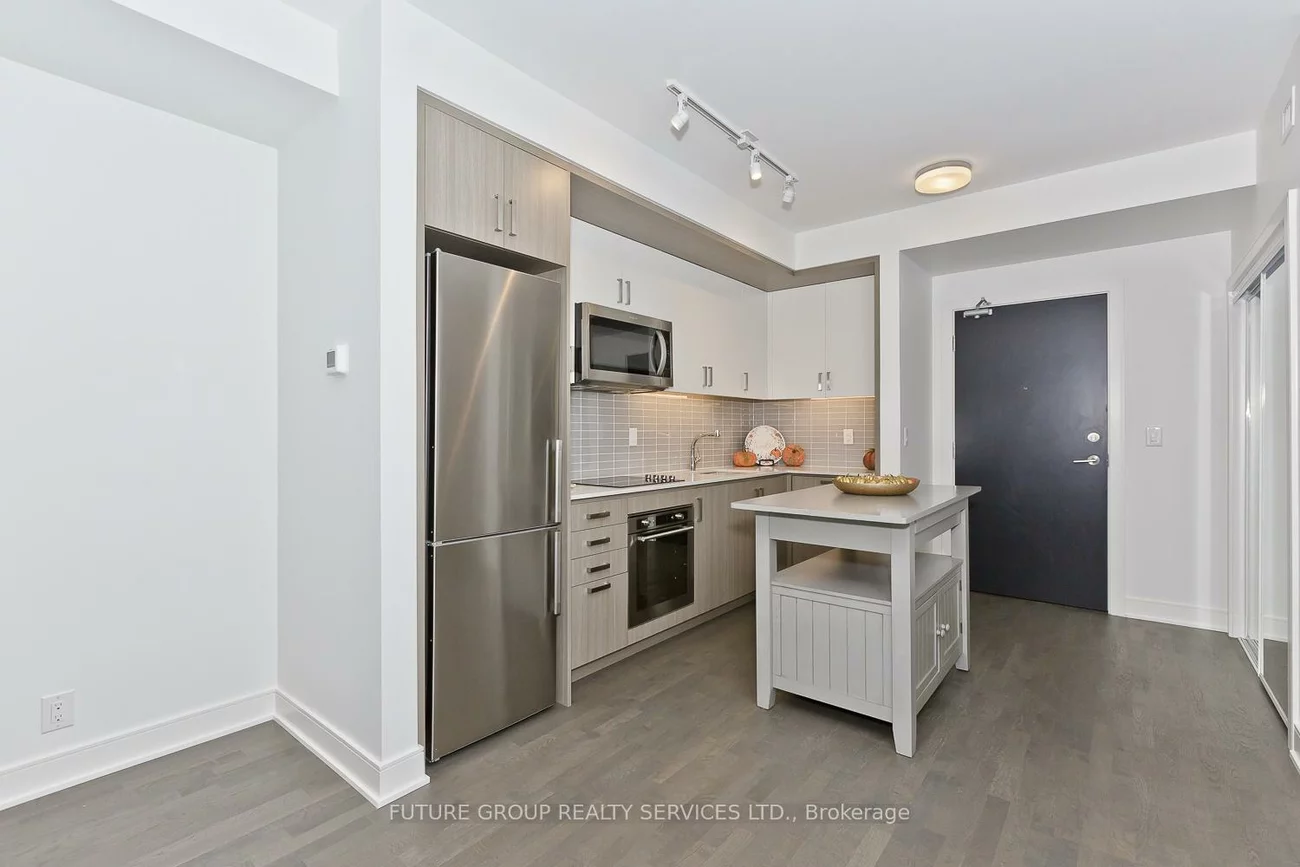 1575, Lakeshore, Clarkson, Mississauga