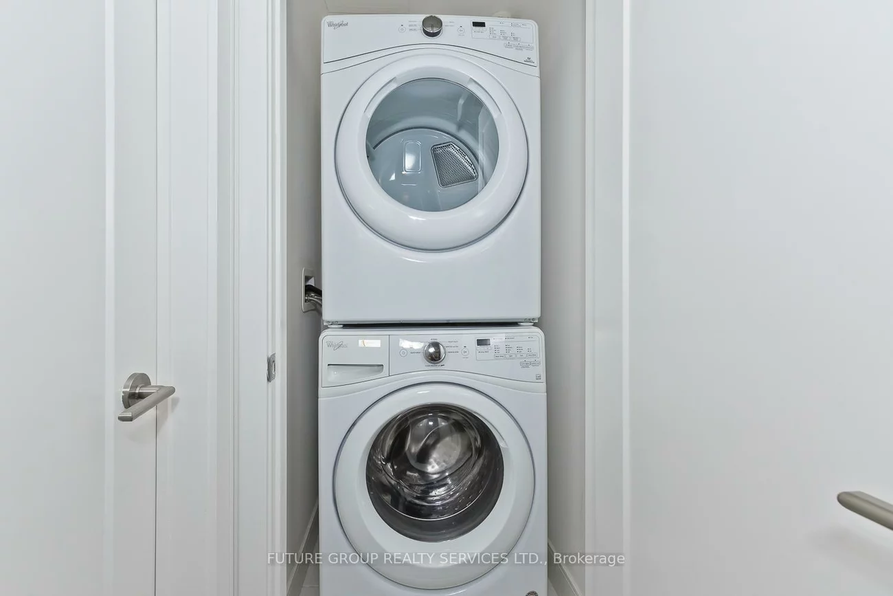 1575, Lakeshore, Clarkson, Mississauga