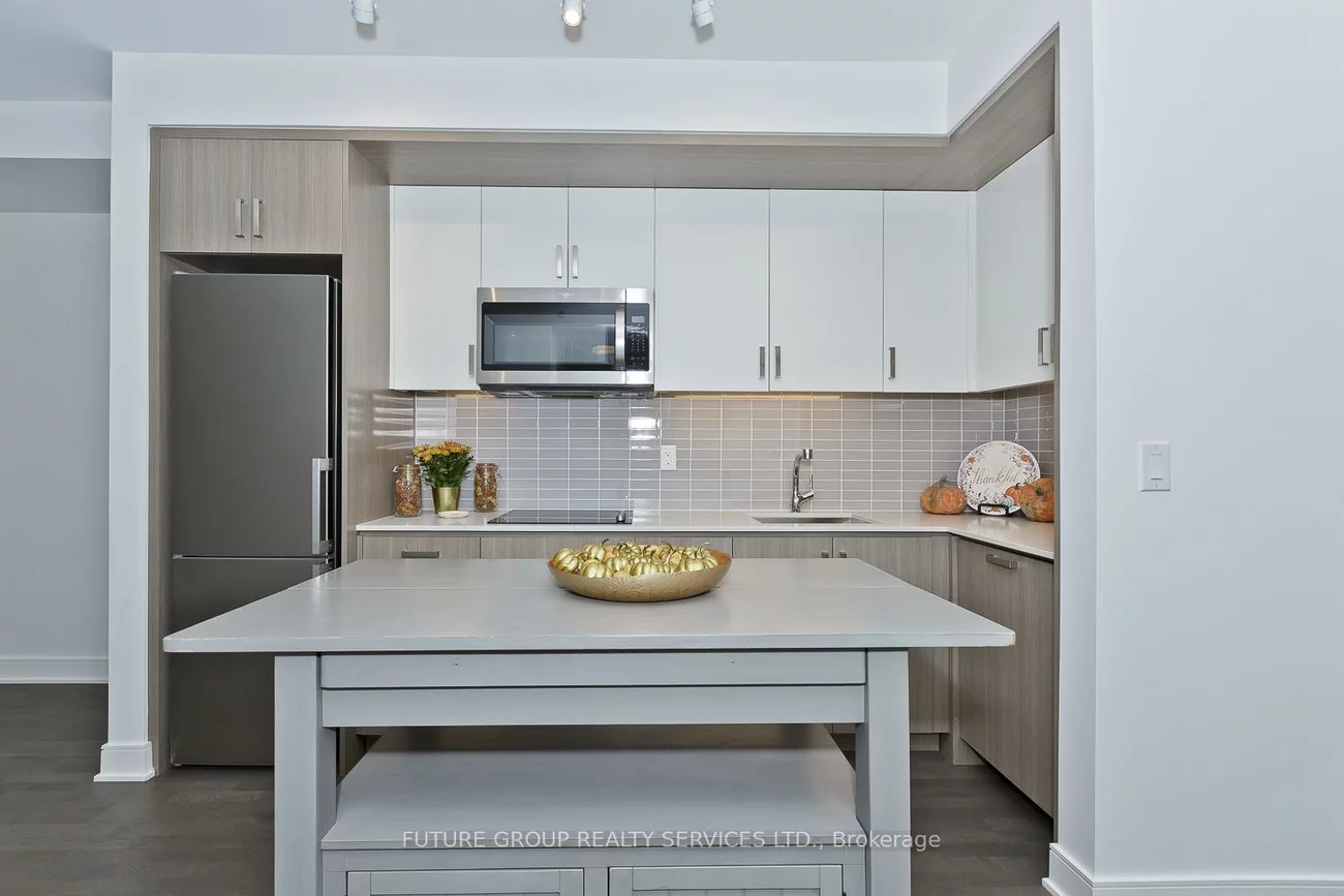 1575, Lakeshore, Clarkson, Mississauga