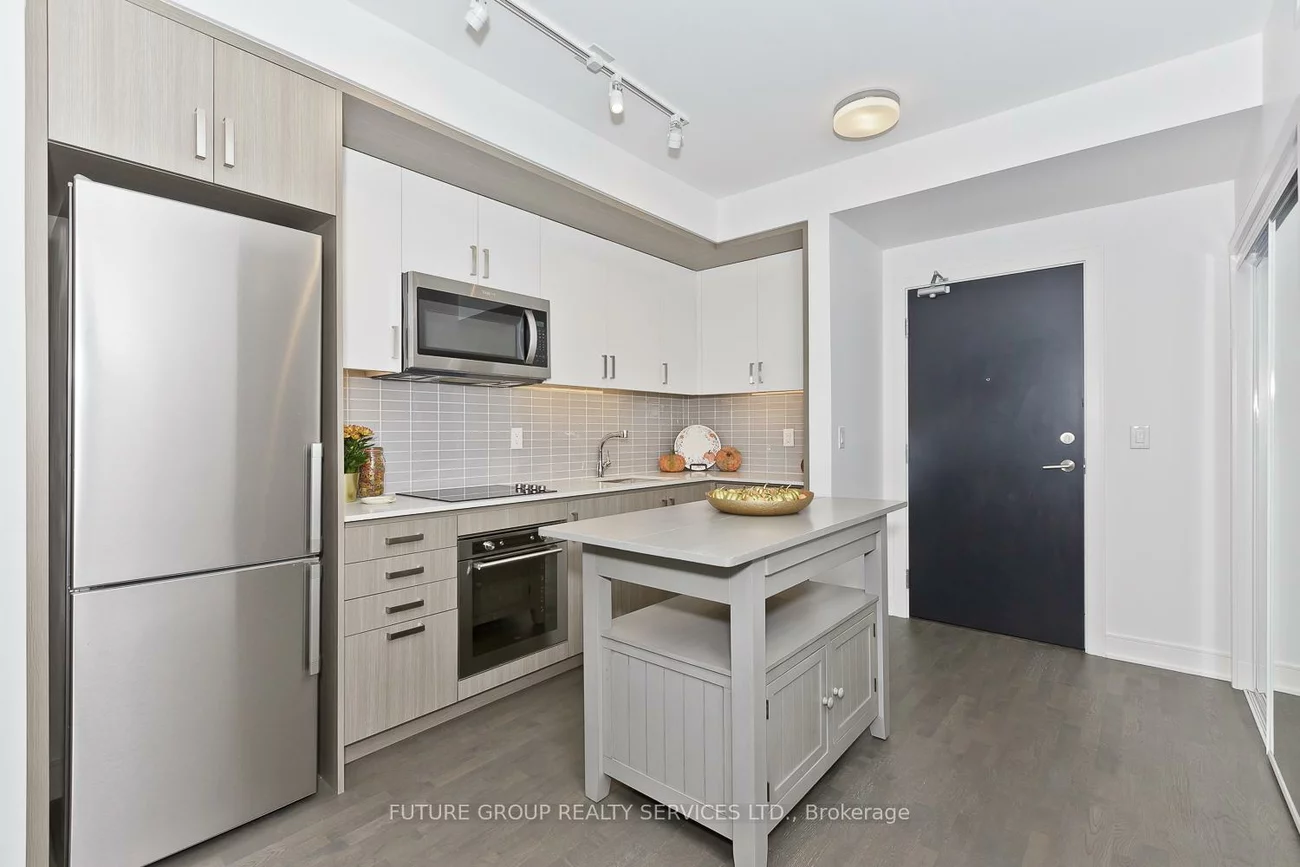 1575, Lakeshore, Clarkson, Mississauga