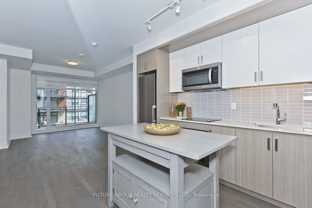 1575, Lakeshore, Clarkson, Mississauga