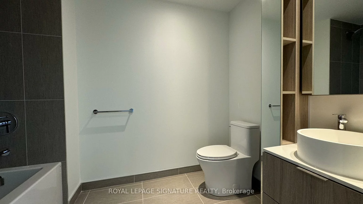 28, Ann, Port Credit, Mississauga