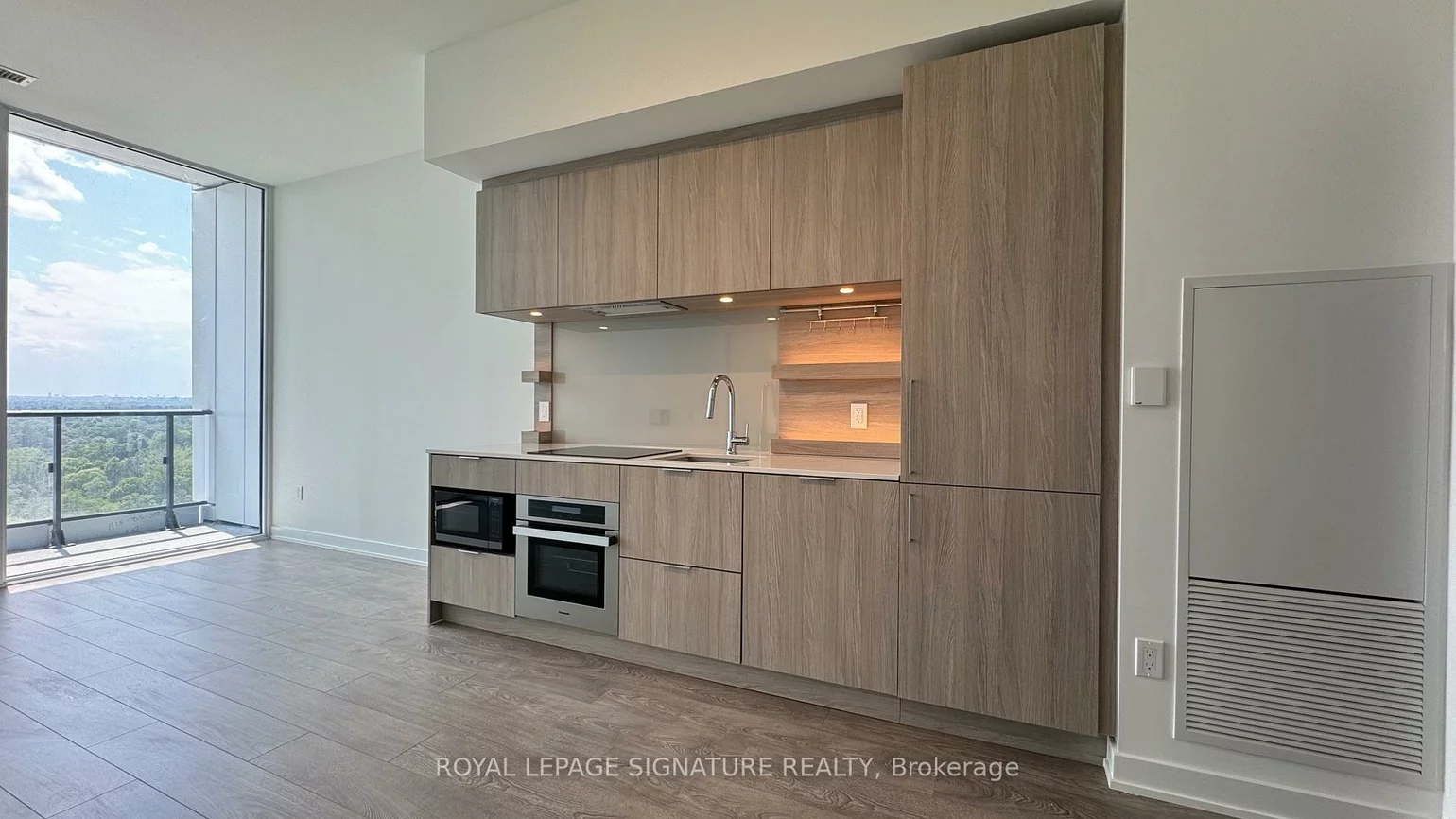 28, Ann, Port Credit, Mississauga