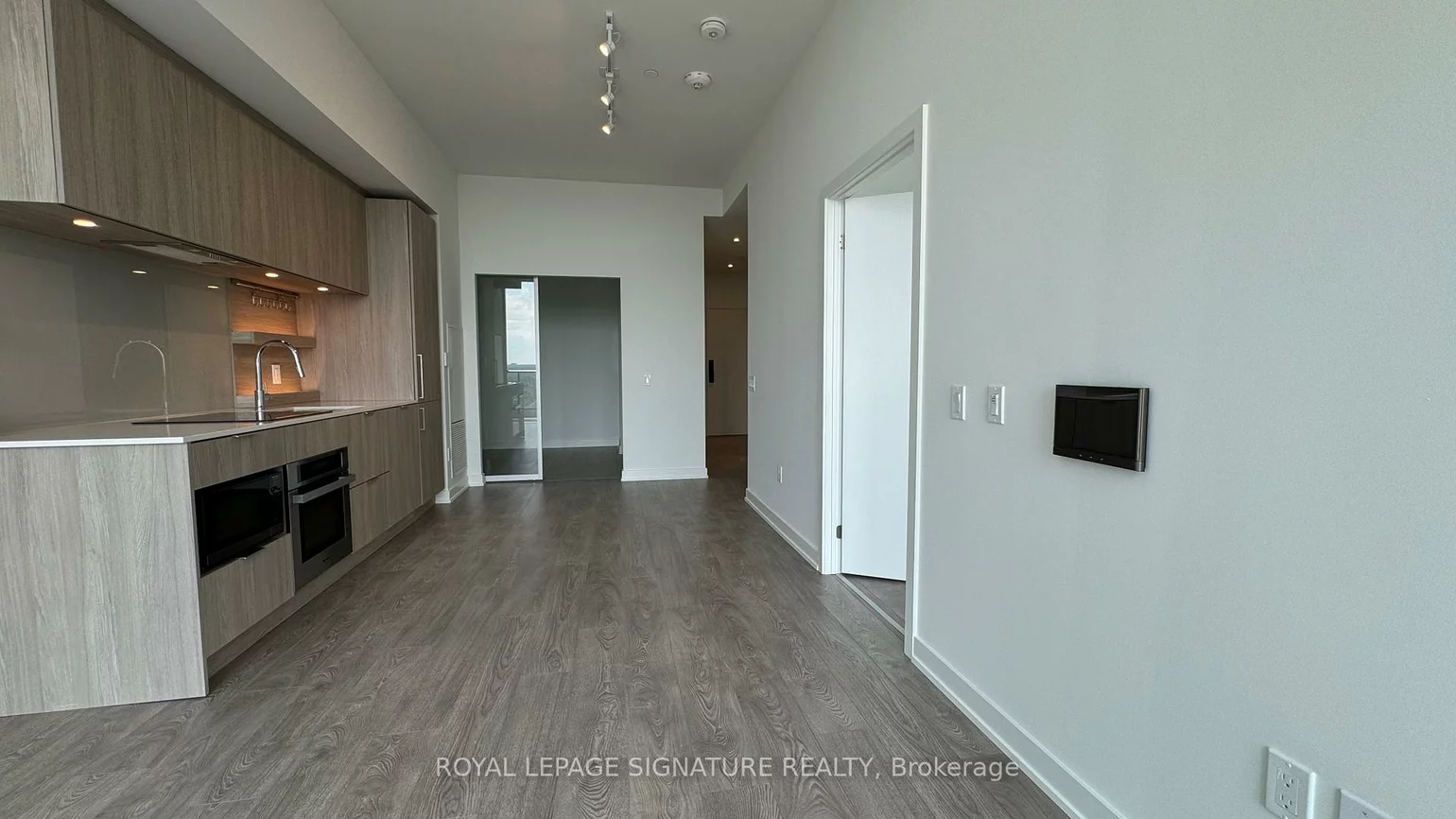 28, Ann, Port Credit, Mississauga