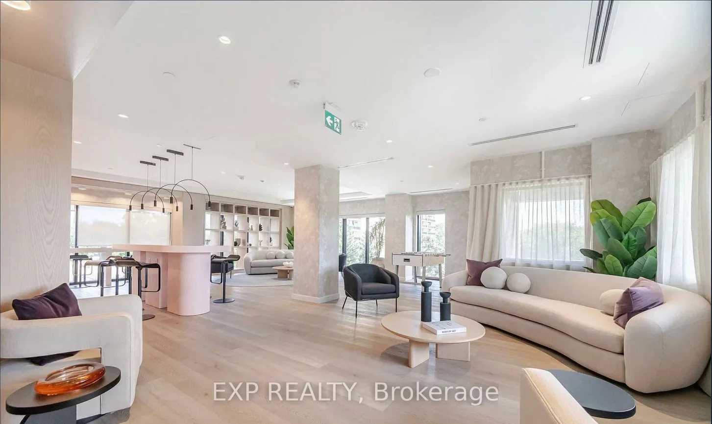 86, Dundas, Cooksville, Mississauga