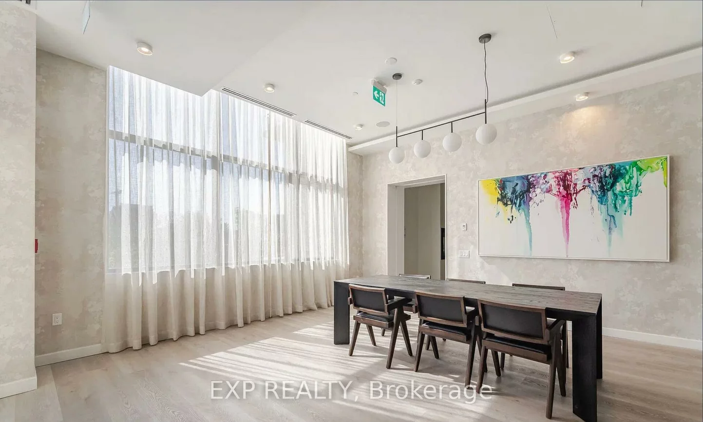 86, Dundas, Cooksville, Mississauga