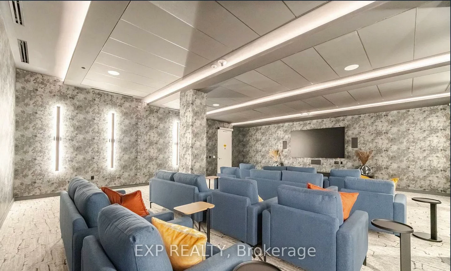 86, Dundas, Cooksville, Mississauga