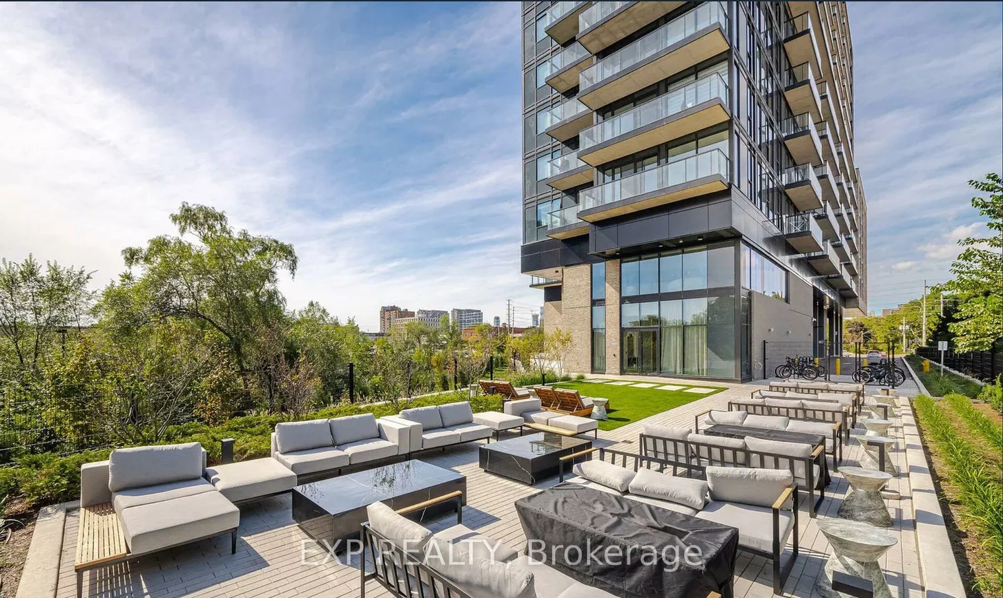 86, Dundas, Cooksville, Mississauga