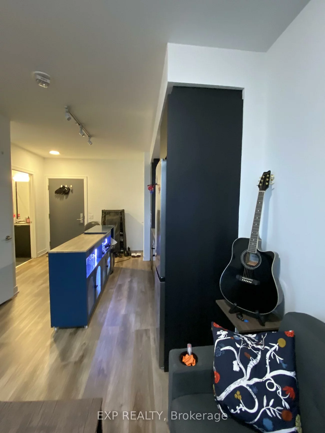 86, Dundas, Cooksville, Mississauga