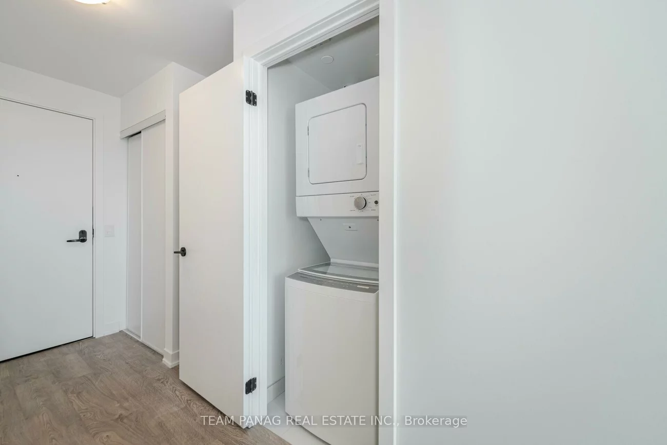 220, Missinnihe, Port Credit, Mississauga