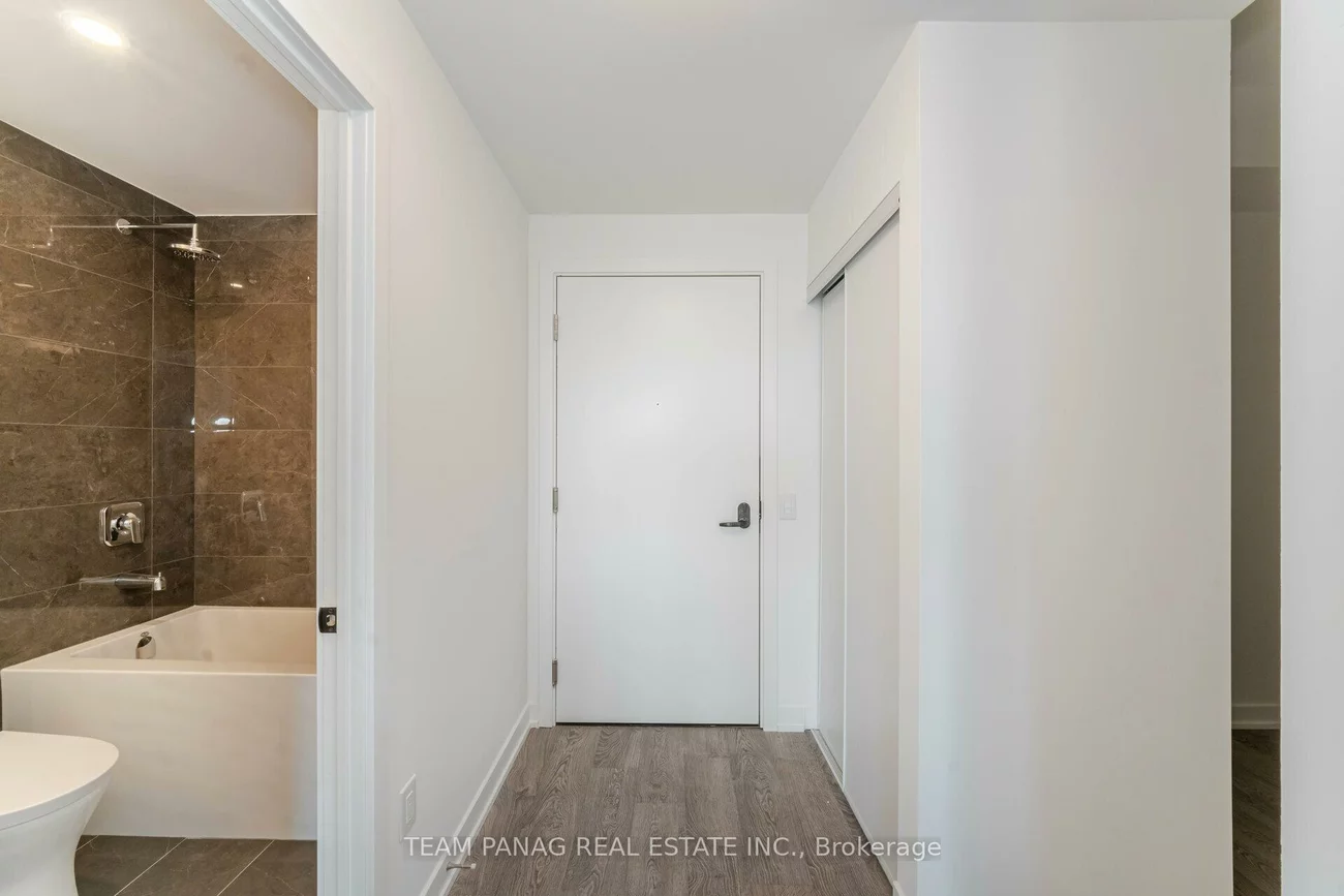 220, Missinnihe, Port Credit, Mississauga