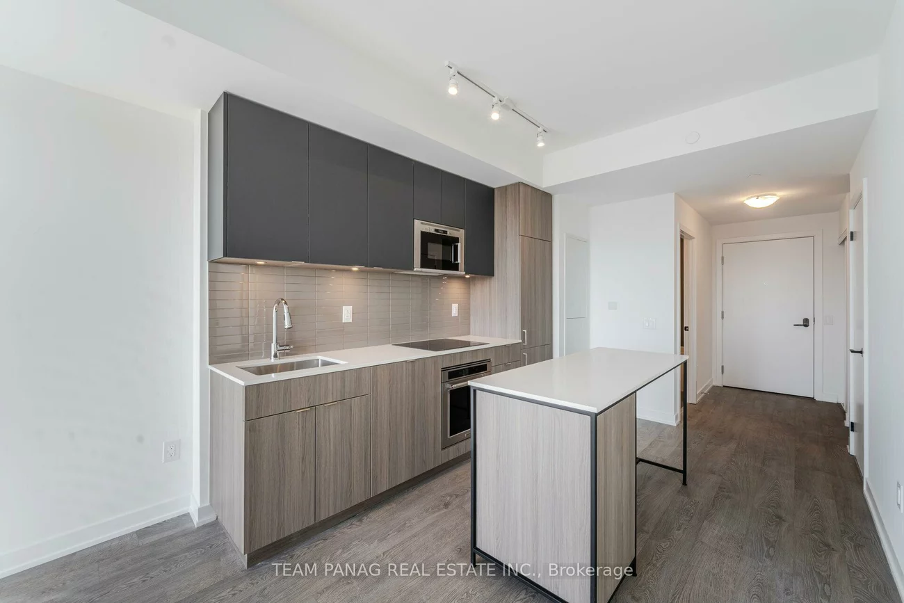 220, Missinnihe, Port Credit, Mississauga