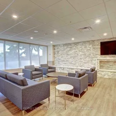 145, Hillcrest, Cooksville, Mississauga