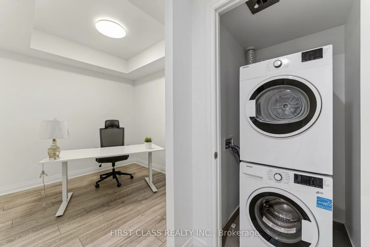 21, Park, Port Credit, Mississauga