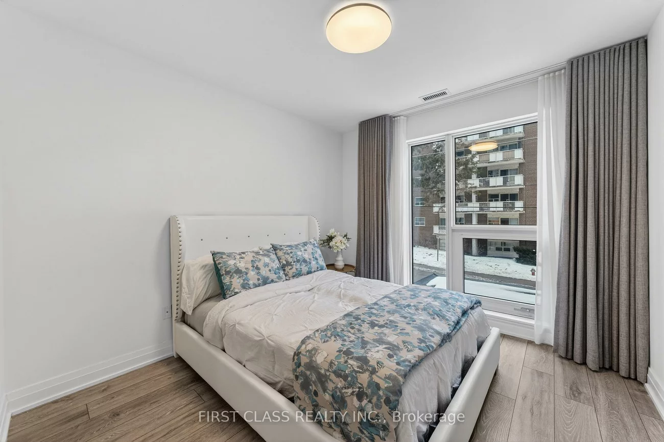 21, Park, Port Credit, Mississauga