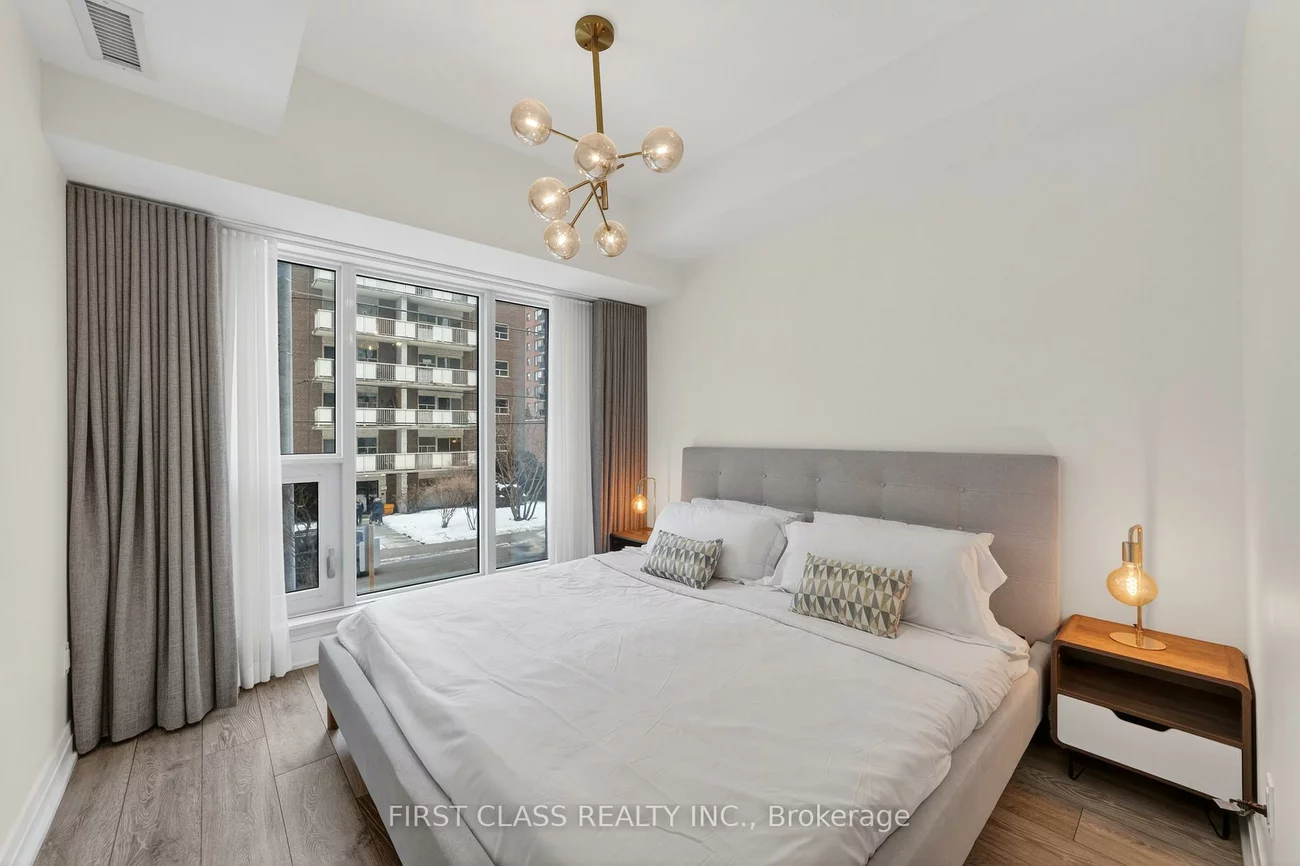 21, Park, Port Credit, Mississauga