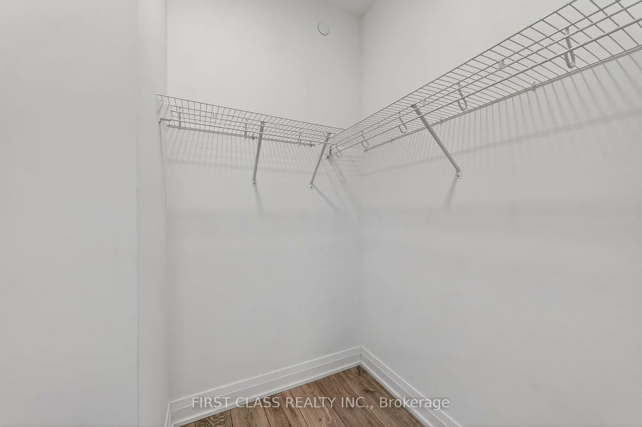 21, Park, Port Credit, Mississauga