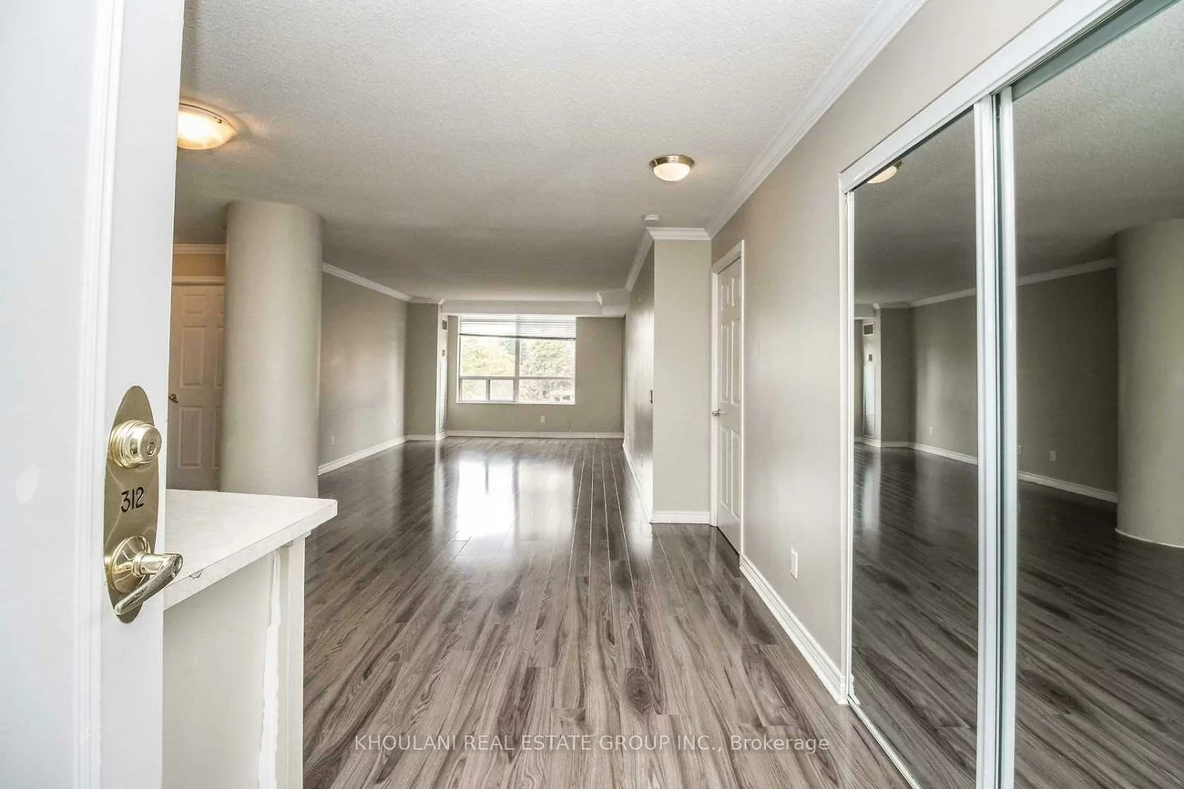 35, Kingsbridge Garden, Hurontario, Mississauga