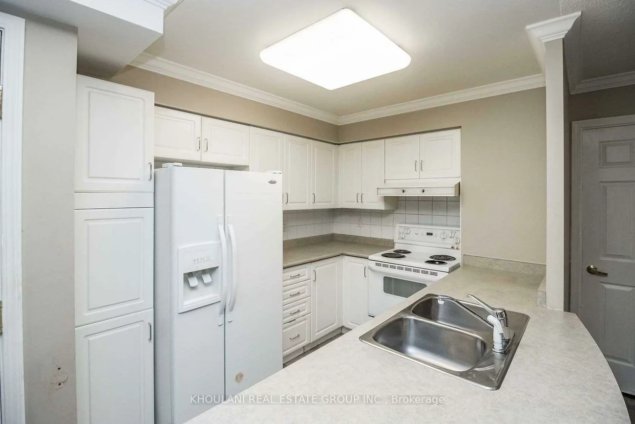 35, Kingsbridge Garden, Hurontario, Mississauga