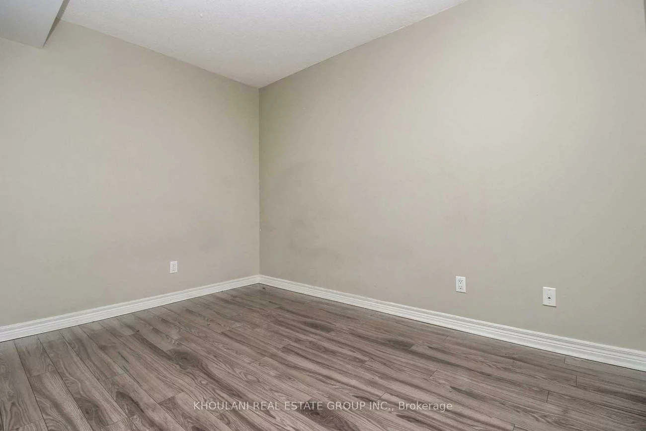 35, Kingsbridge Garden, Hurontario, Mississauga