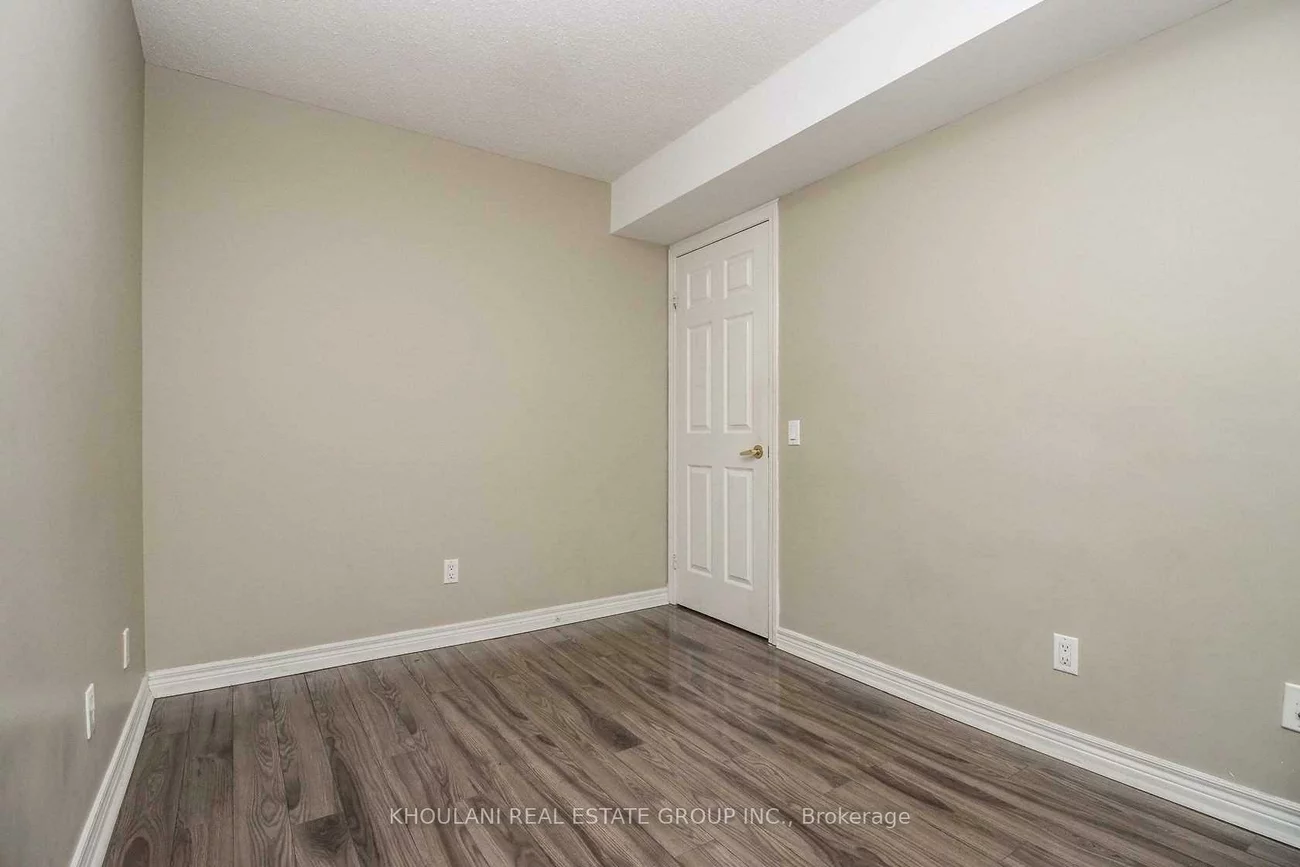 35, Kingsbridge Garden, Hurontario, Mississauga