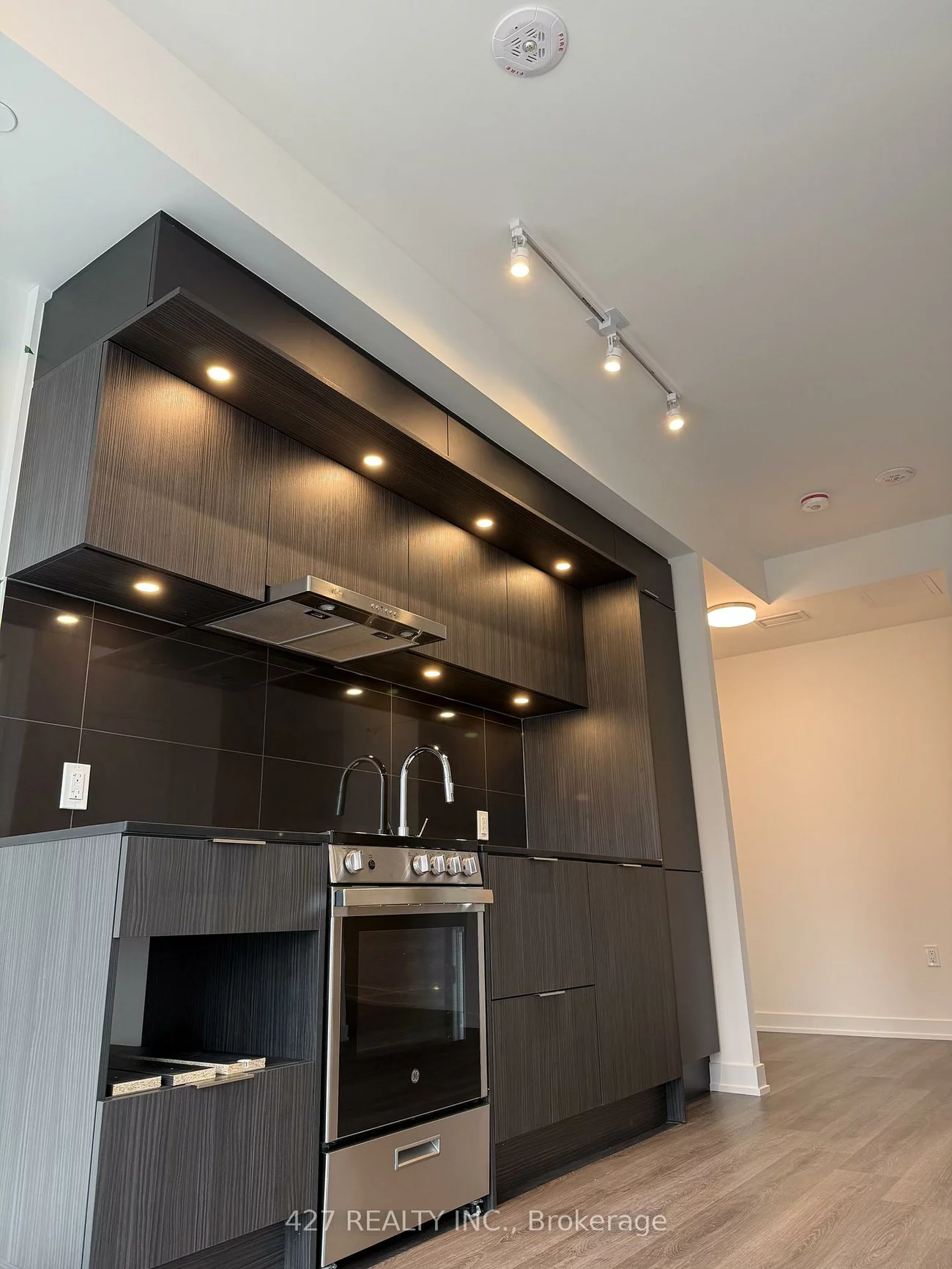 448, BURNHAMTHORPE, City Centre, Mississauga