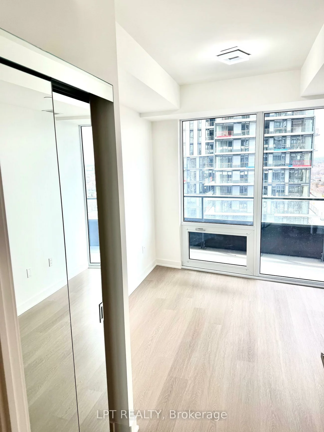 448, Burnhamthorpe, City Centre, Mississauga