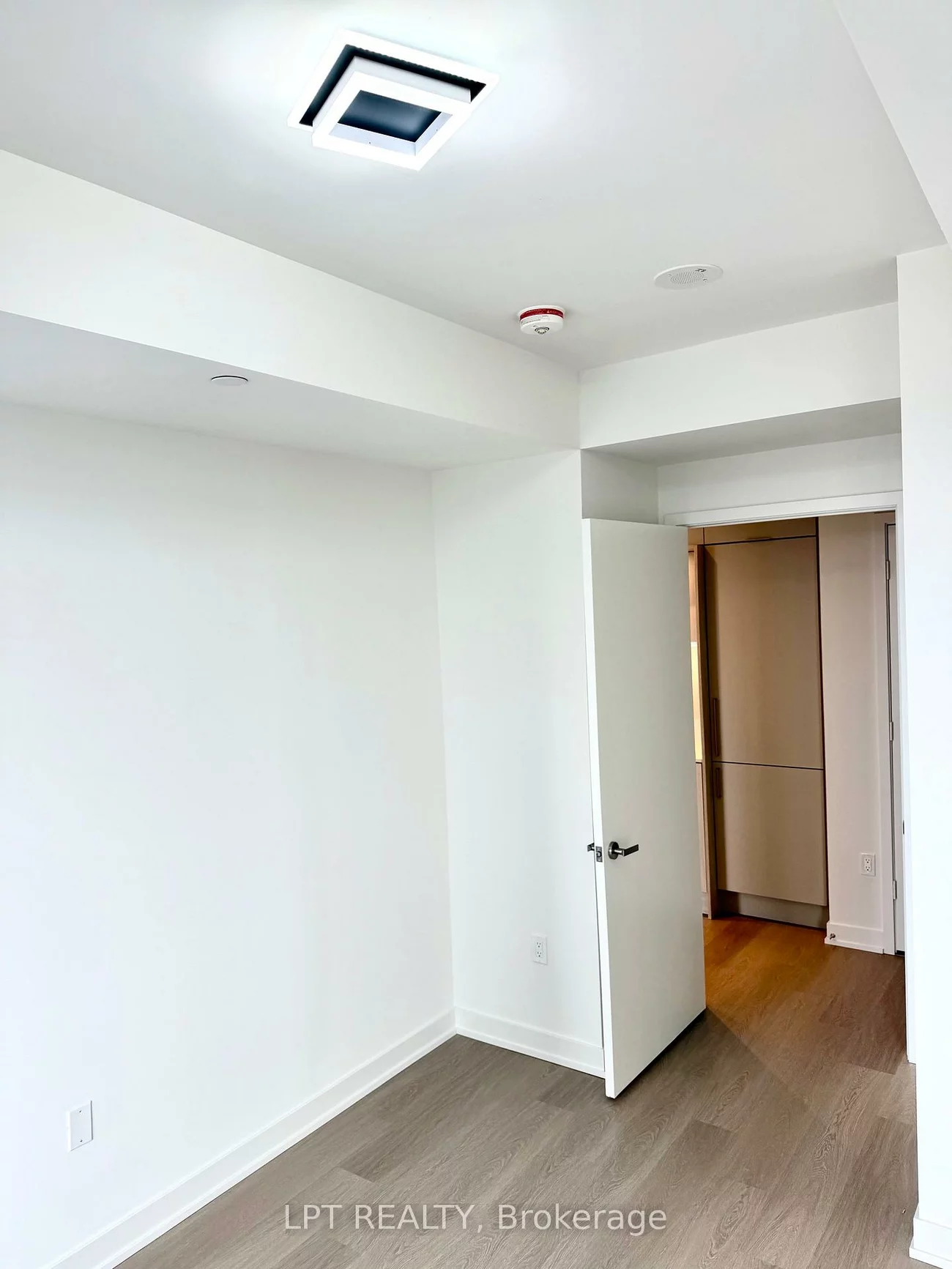 448, Burnhamthorpe, City Centre, Mississauga