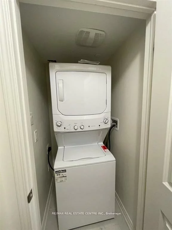 2285, Mcnab, Clarkson, Mississauga