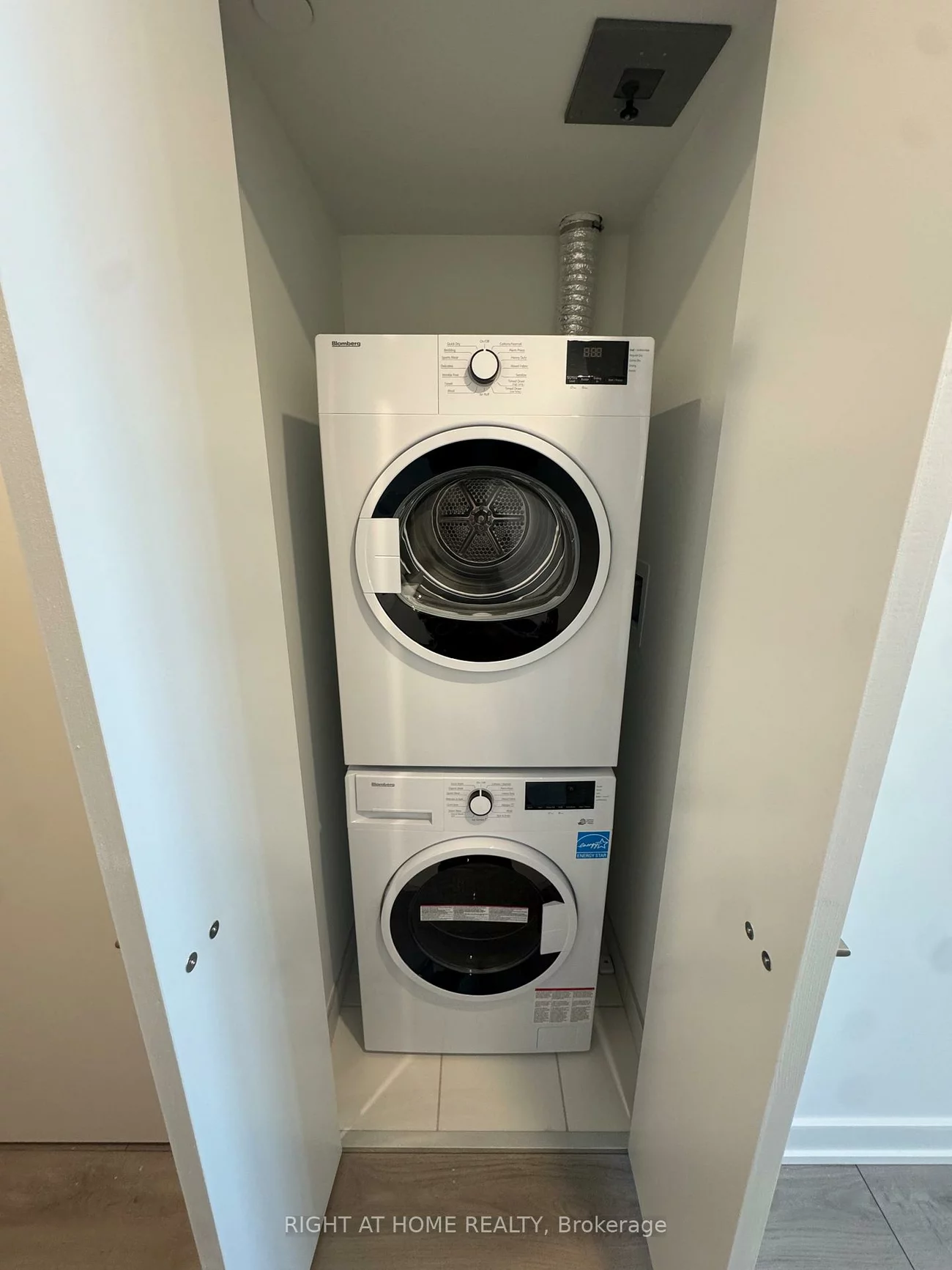 1, Fairview, Mississauga Valleys, Mississauga