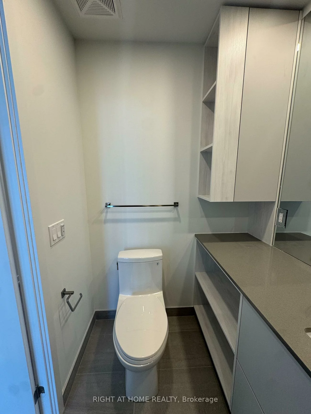 1, Fairview, Mississauga Valleys, Mississauga