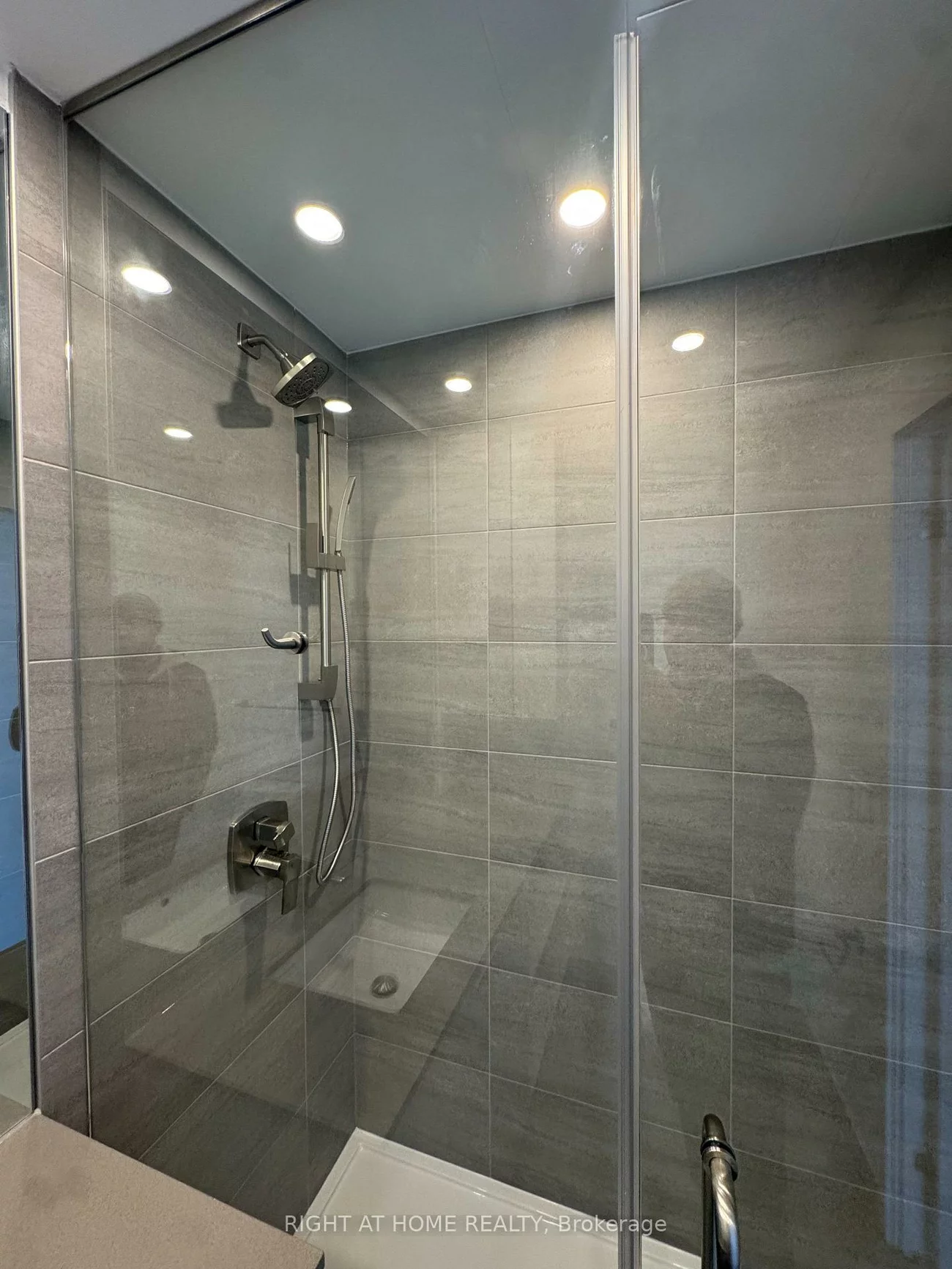 1, Fairview, Mississauga Valleys, Mississauga