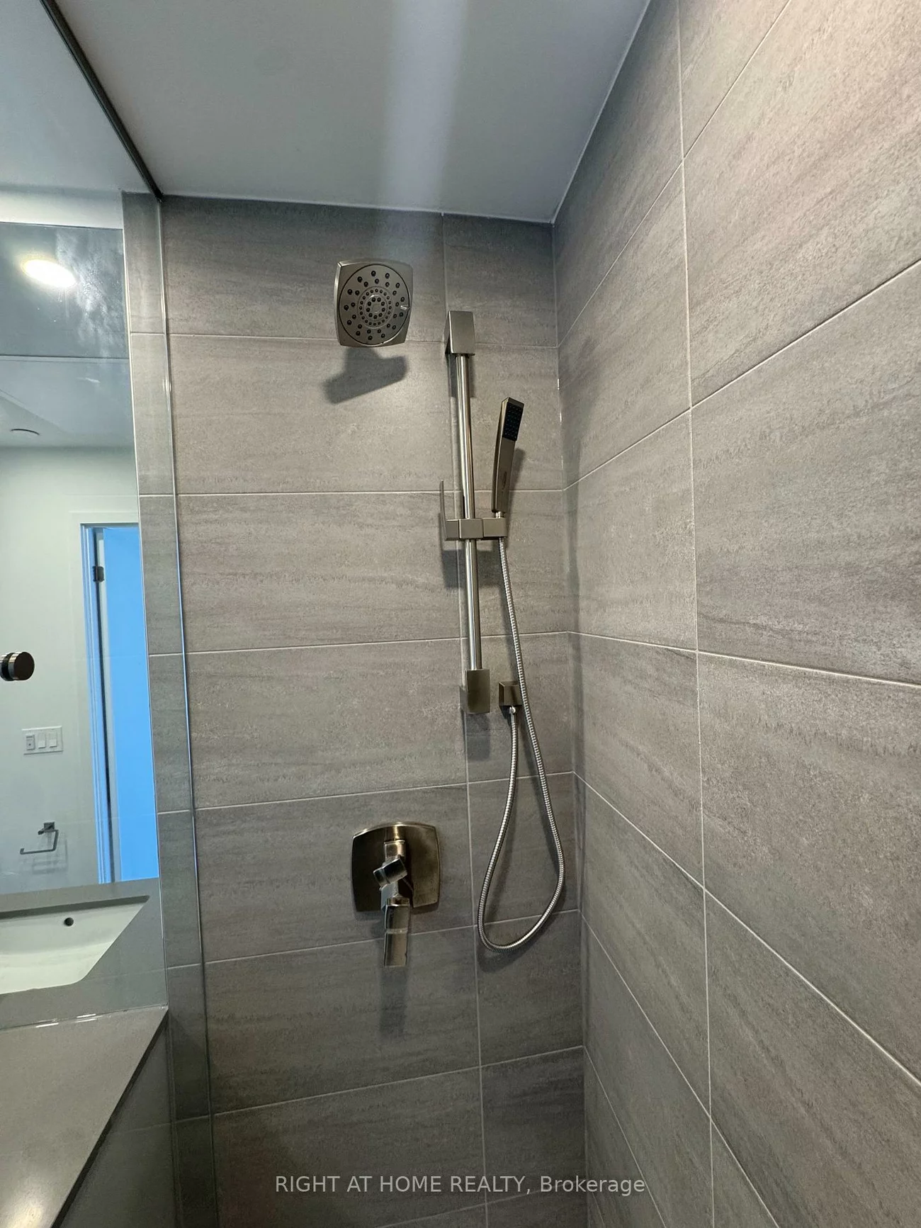 1, Fairview, Mississauga Valleys, Mississauga