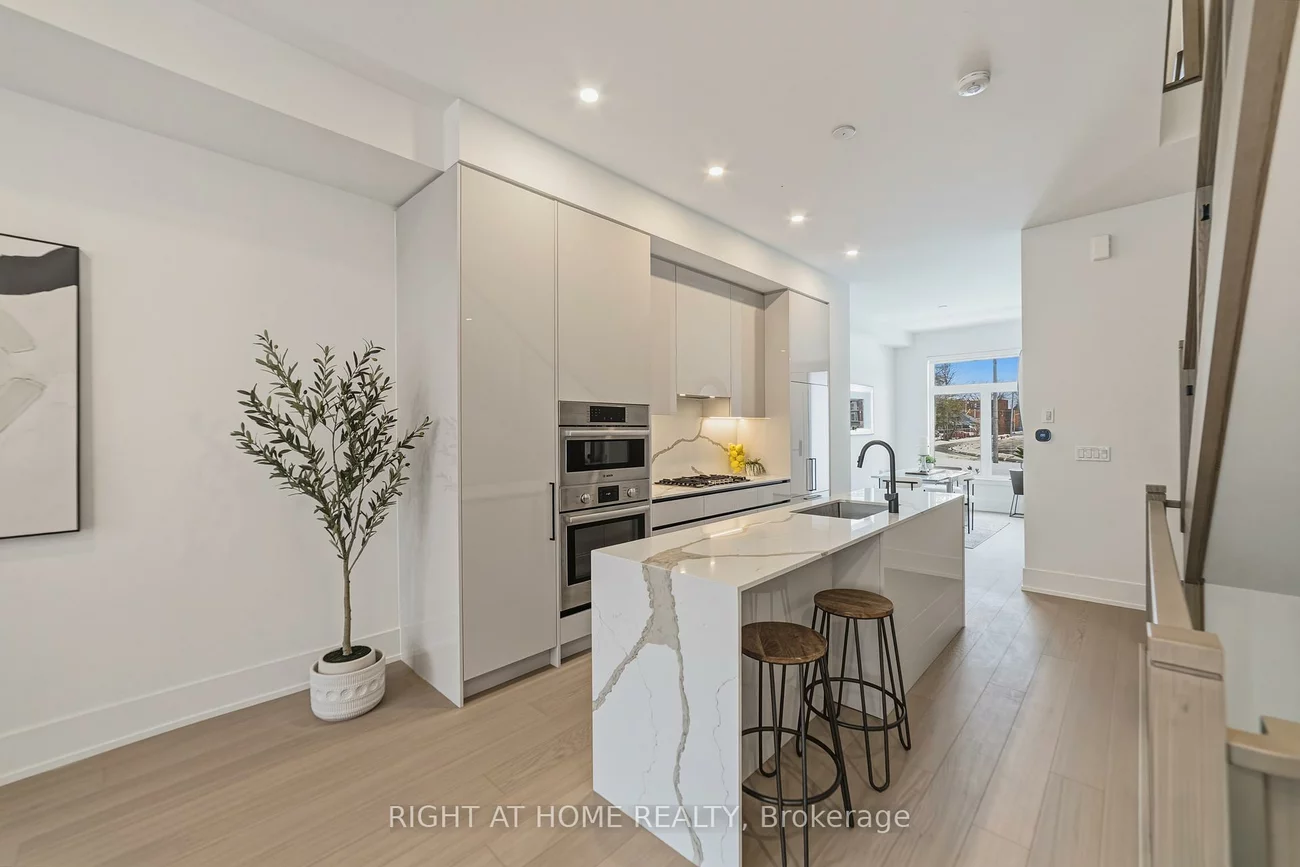 10, Lou Parsons, Port Credit, Mississauga