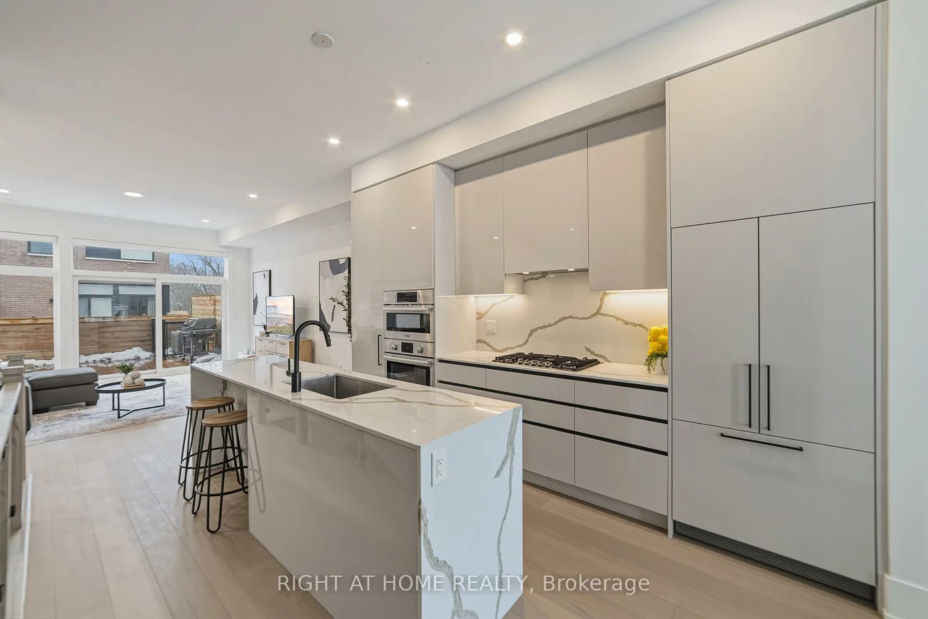 10, Lou Parsons, Port Credit, Mississauga