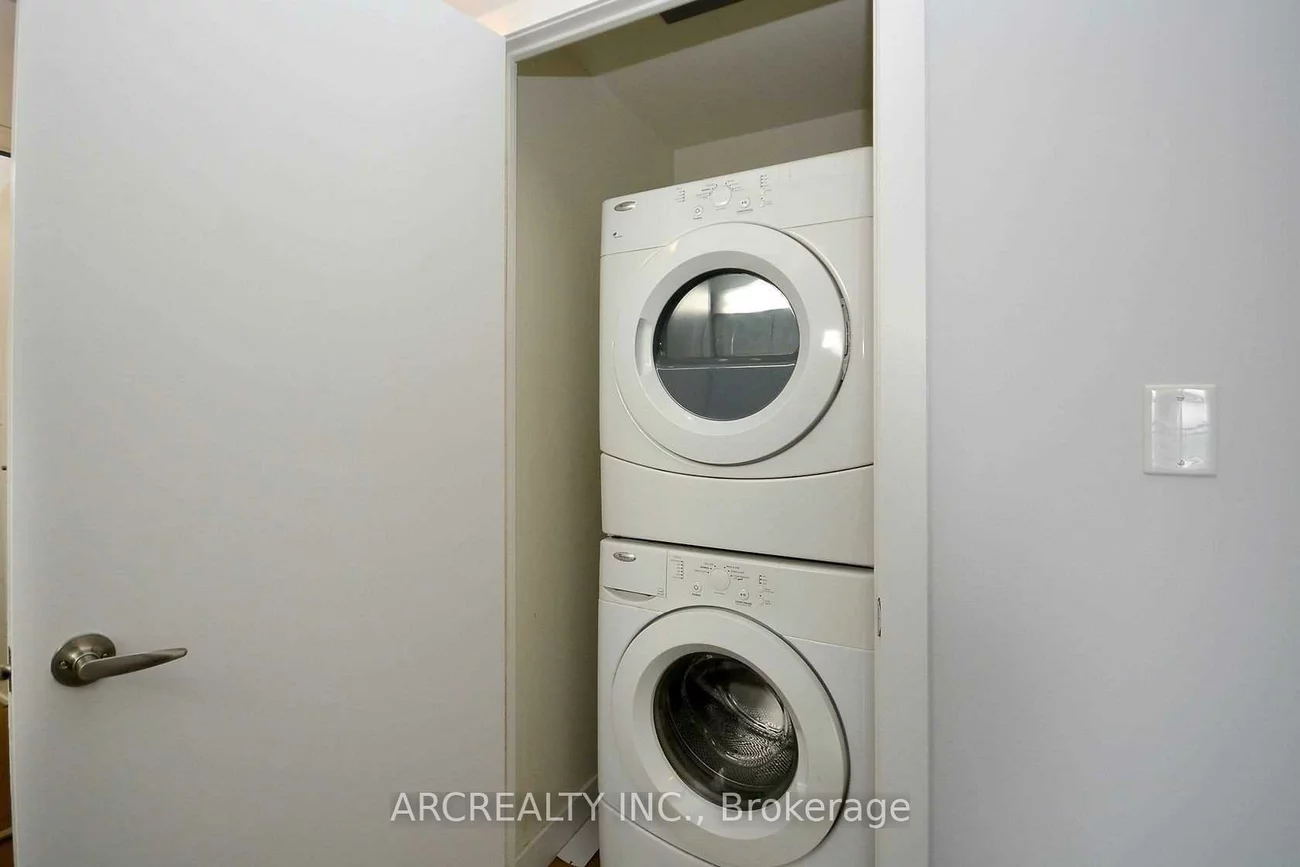 4070, Confederation, City Centre, Mississauga