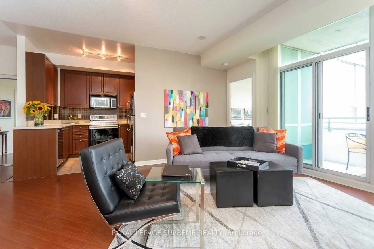 220, Burnhamthorpe, City Centre, Mississauga